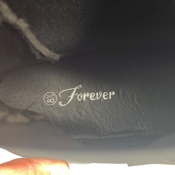 Forever 21 Women Booties Black Size 8.5 Patent Leather Elastic on sides - Picture 12 of 15